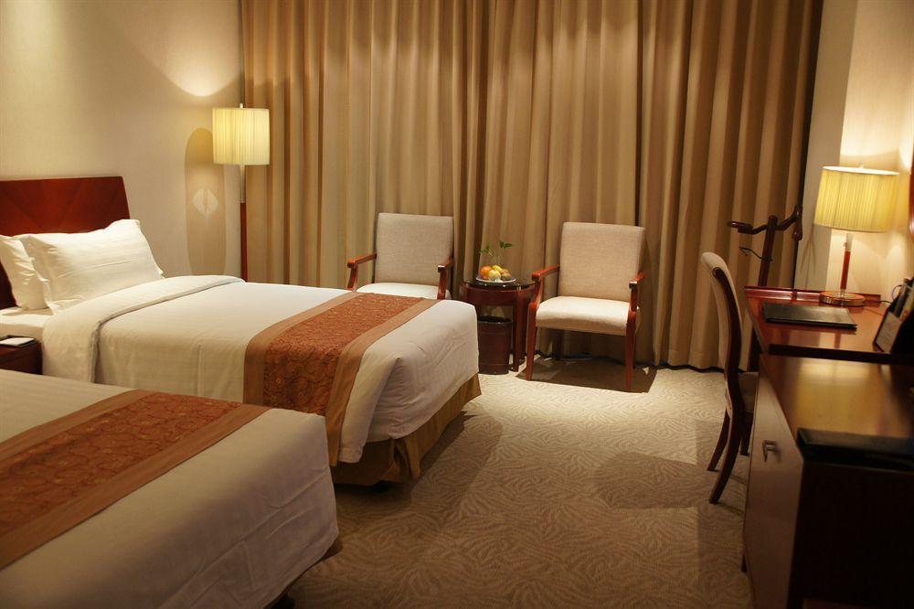 Kingswell Hotel Tongji เซี่ยงไฮ้ ภายนอก รูปภาพ