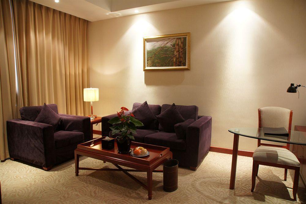Kingswell Hotel Tongji เซี่ยงไฮ้ ภายนอก รูปภาพ