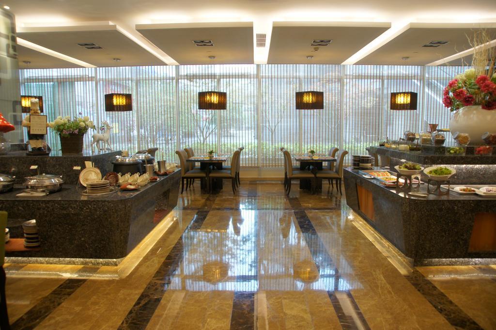 Kingswell Hotel Tongji เซี่ยงไฮ้ ภายนอก รูปภาพ