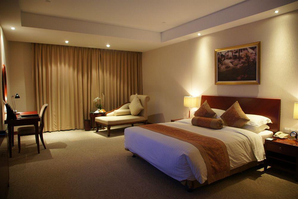 Kingswell Hotel Tongji เซี่ยงไฮ้ ภายนอก รูปภาพ