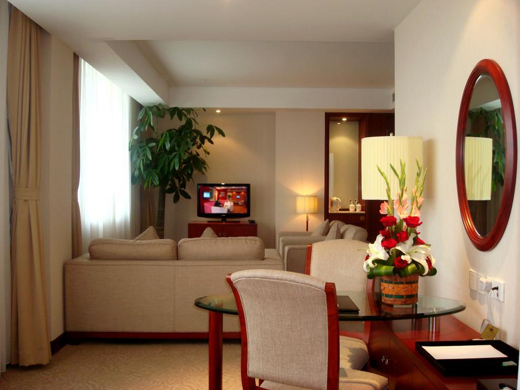 Kingswell Hotel Tongji เซี่ยงไฮ้ ภายนอก รูปภาพ